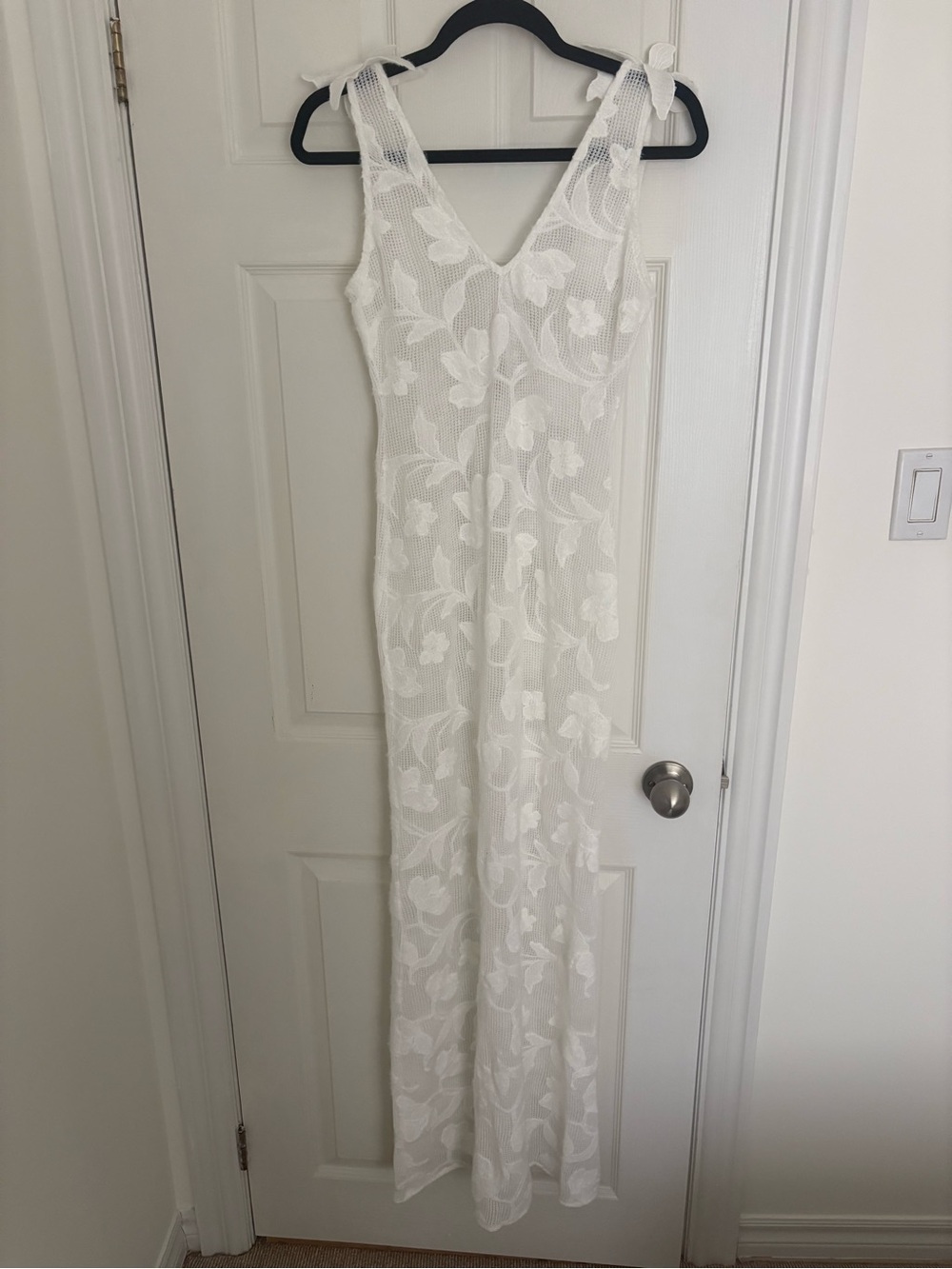 NWT Meshki Cornelia  White Floral Maxi Dress